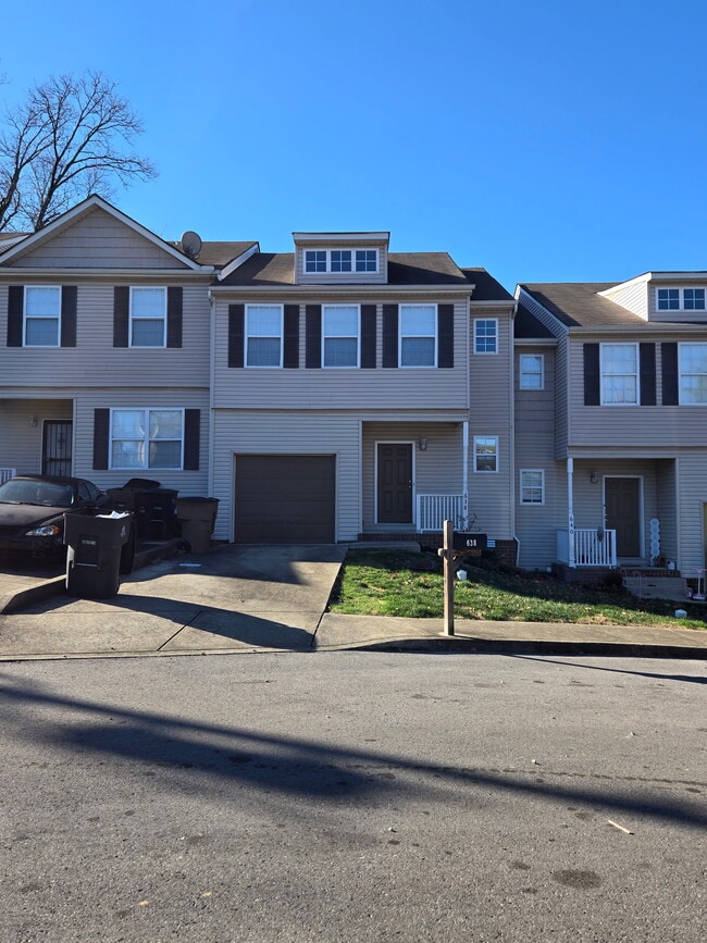 Building Photo - 638 Pippin Dr