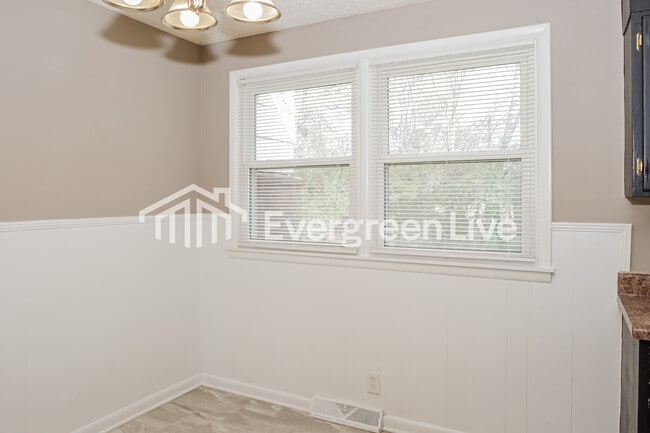 Photo - 3216 Teton Dr NW