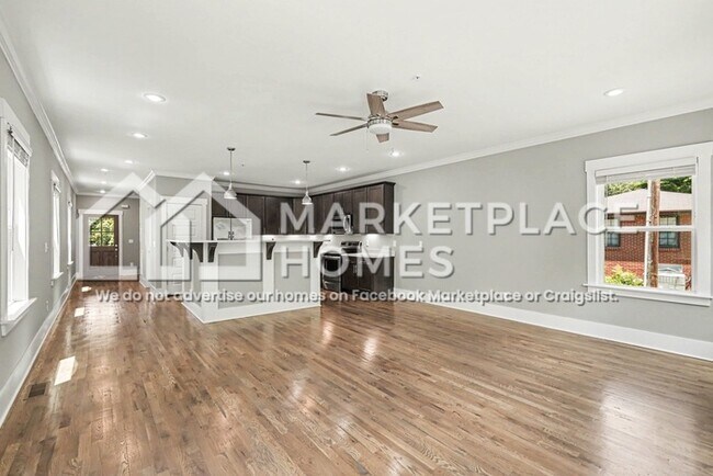 Photo - 122 Valley View St