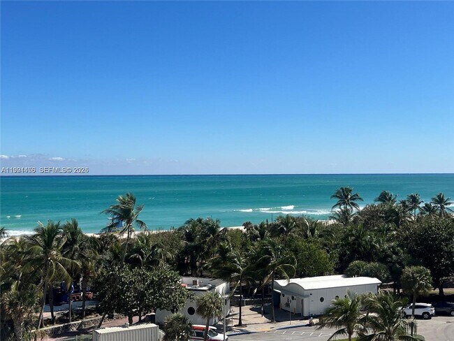 5313 Collins Ave Unit 704