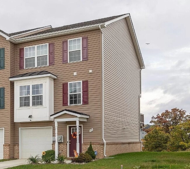 79 Moses Dr Townhome Townhome Rental in Martinsburg WV