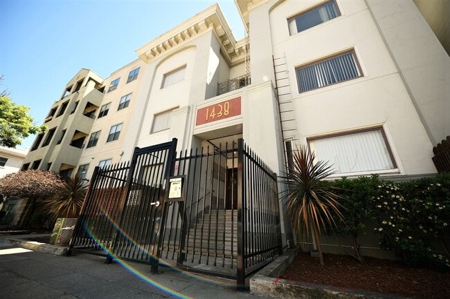 Building Photo - 1438 Madison St Unit 12 Rental