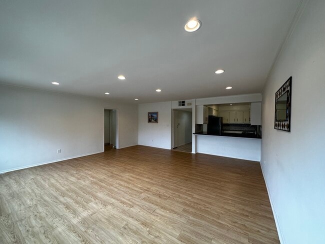 Photo - 1015 N Michillinda Ave Unidad 109