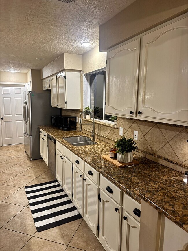 Photo - 2406 Strait Ln