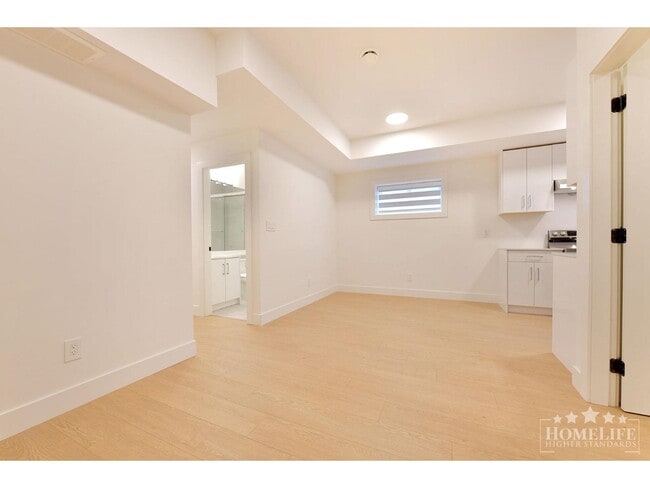 16678-16616 16 Ave