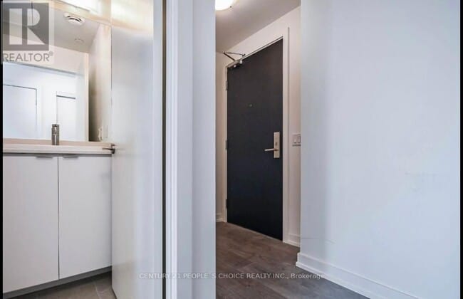 Photo - 55 Duke St W Unit 1008