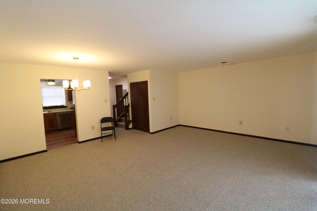 Photo - 142 Westchester Dr