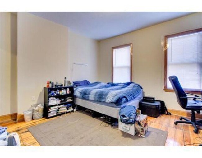 Photo - Mission Hill 5bed 2.5 bath available 9/1