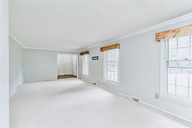 Photo - 300 Long Forest Cir