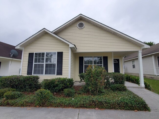 COMING SOON! Nice 3 bedroom in the Heart o... - COMING SOON! Nice 3 bedroom in the Heart o... Casa