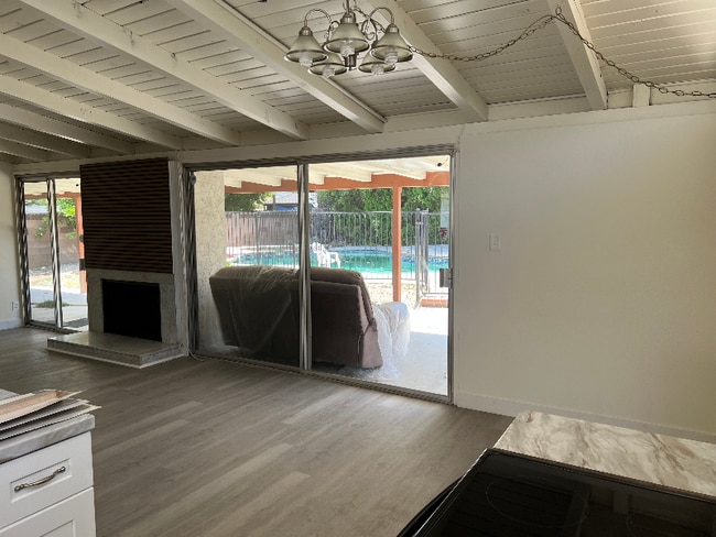 Photo - 19336 Lanark St