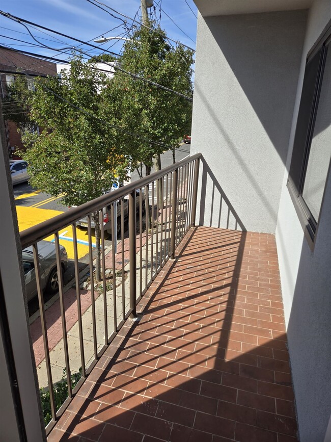 Photo - 200 43rd St Unidad 207