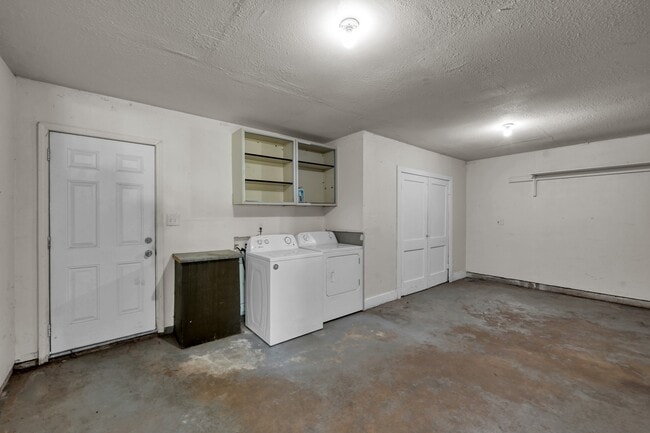 Photo - 4 Little John Ln