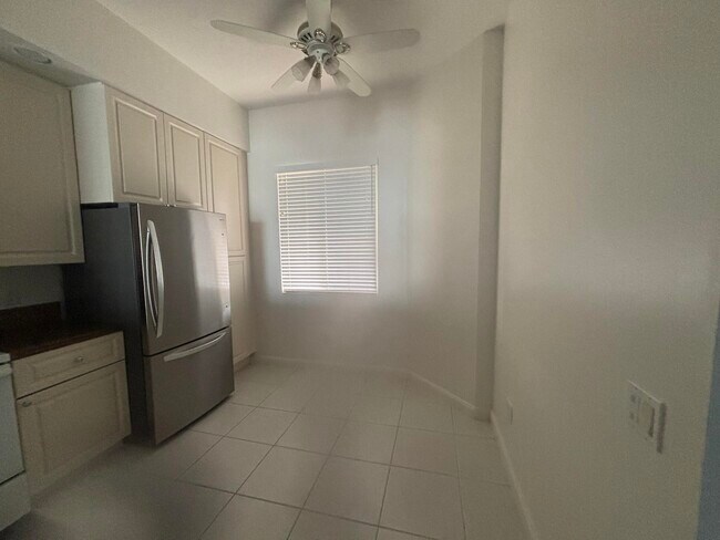 Photo - 31 Harbour Isle Dr W Unit 303