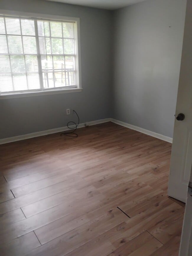 Three Bedroom One Bath Home in Frayser - Three Bedroom One Bath Home in Frayser
