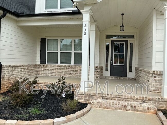 Photo - 658 Broadsword Wy