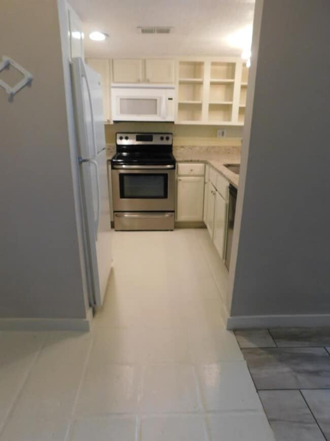Building Photo - 805 Paisley Dr Unit 11