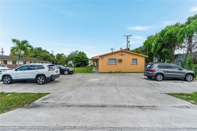 Photo - 5926 SW 27th St Unit B
