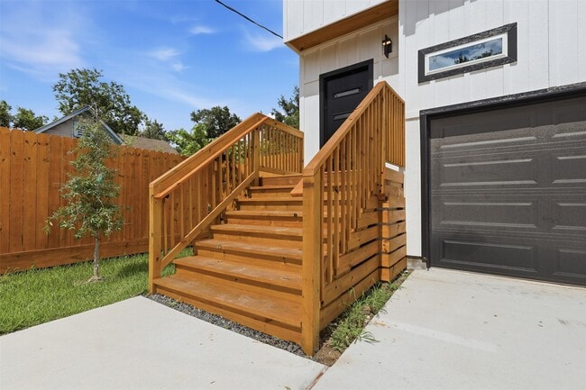 Photo - 3806 Sayers St