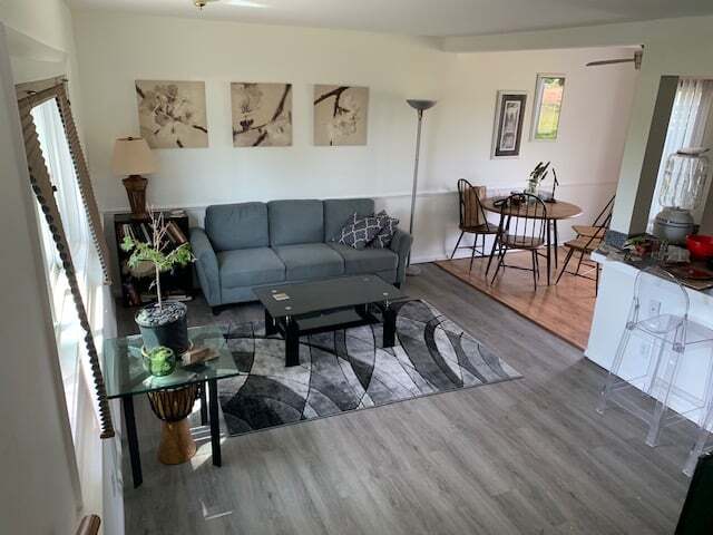 Building Photo - 2065 Libertyville Rd Rental