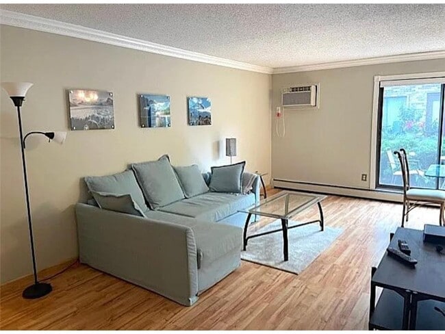 Photo - 4560 Cedar Lk Rd S Unit 3