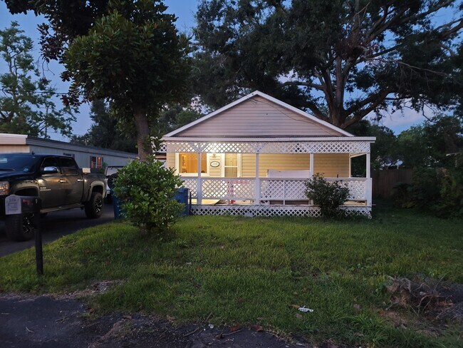 Front of House - 1108 S Crocker St House