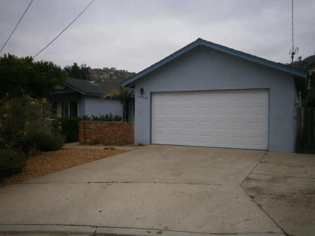 Building Photo - Single Story Home 4 bedroom + Enclosed pat...