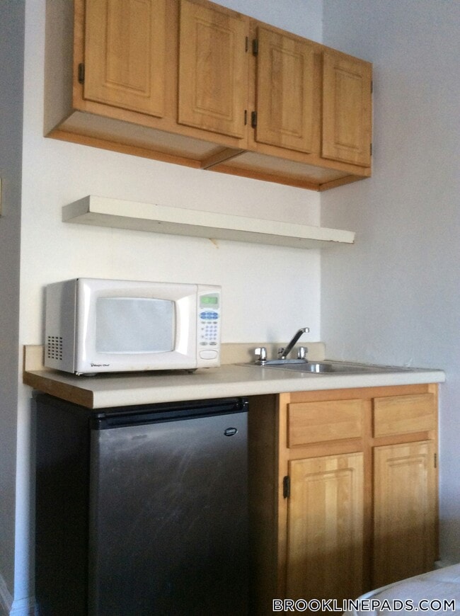 Photo - 1077 Beacon St Unidad 6