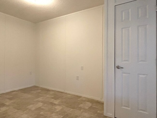 Photo - Manufactured House in the Country - Shed Included