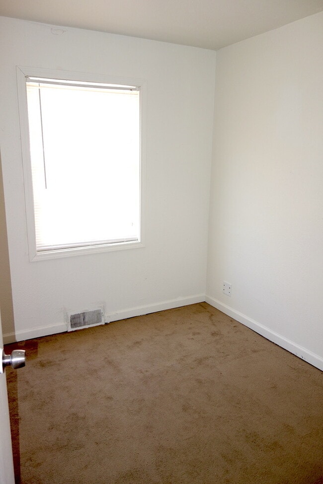 Photo - 3020-3020 E 61st St Unidad 3018 E 61st St