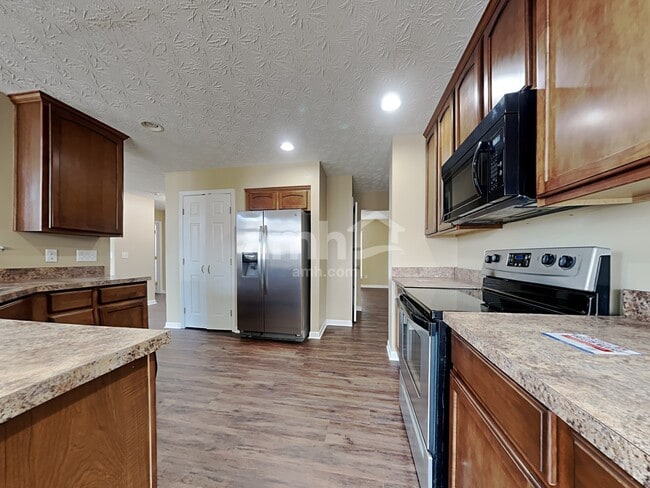 Photo - 5263 Summerset Dr