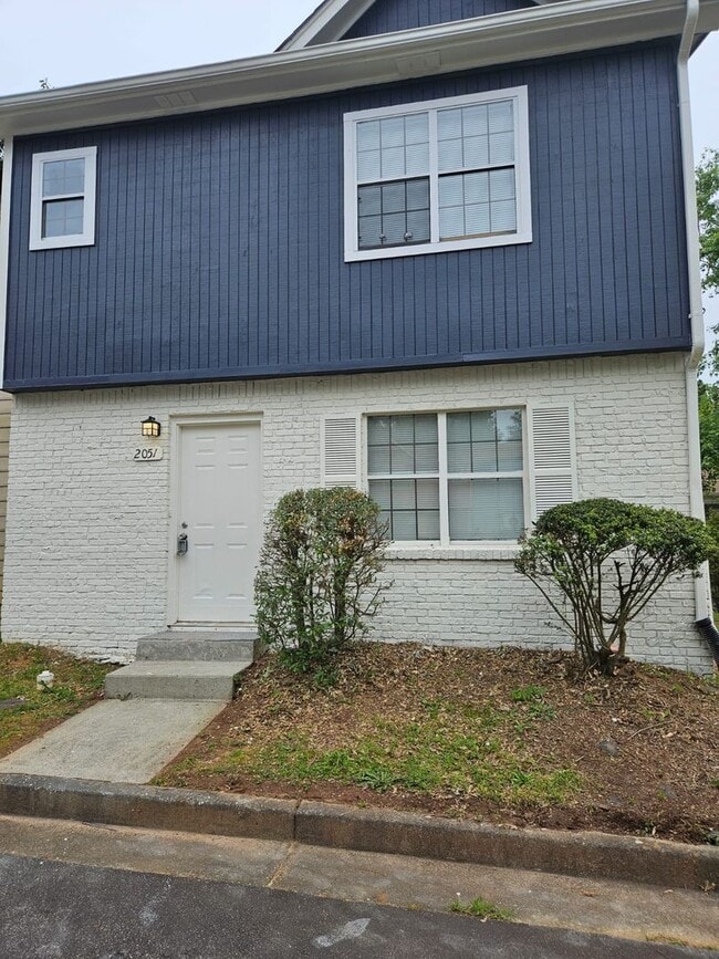 Building Photo - Newly Remodeled 2Bed/2.5Bath Townhome For Lease in Austell
