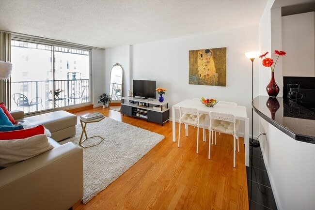 Photo - 10 Museum Way Unit 1027
