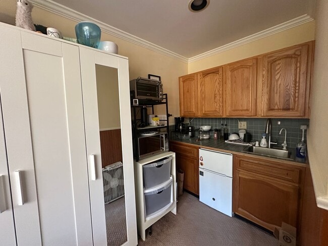 Photo - Studio Home in Desirable West Menlo Park- Walk to Downtown