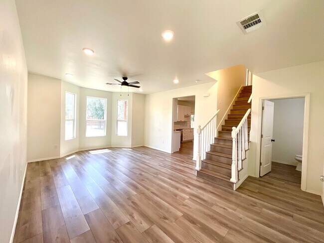 Photo - 1202 Mystic Dr
