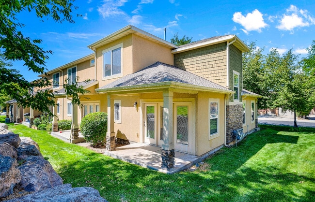 Building Photo - 5043 W Rock Butte