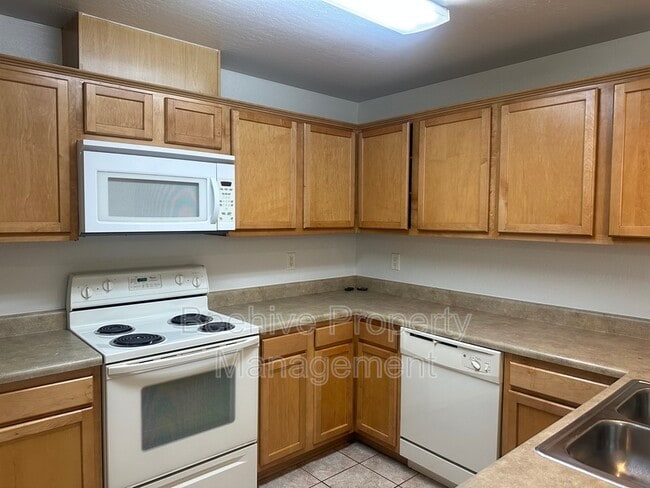 Photo - 1937 S 80th St