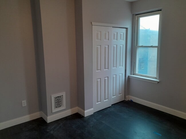 Photo - 3030 Clifford St