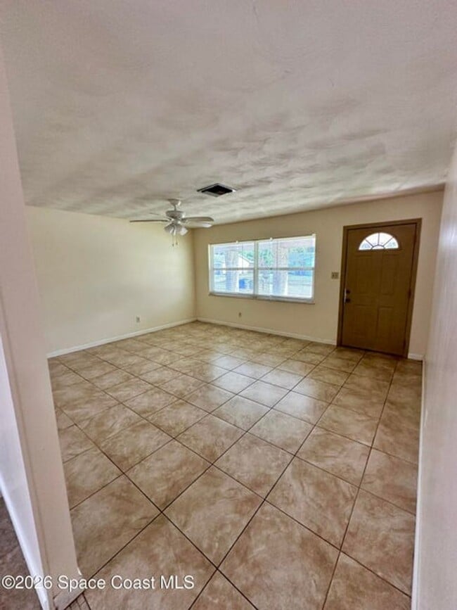 Photo - 680 Birchwood Ln