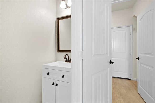 Photo - 300 Wilhem Wy