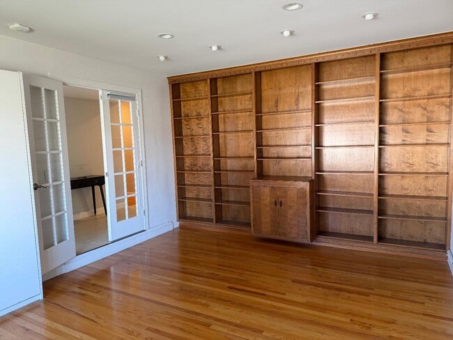 Photo - 3415 Isherwood Pl