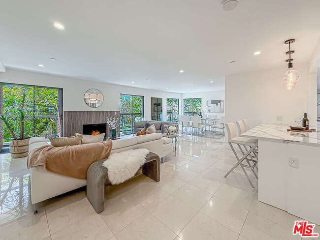 Photo - 1133 5th St Unidad 301