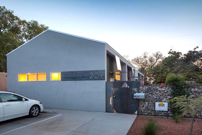 Building Photo - 209 Cornell Dr SE Unit 209 Cornell A