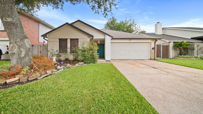 Building Photo - 2012 Sandy Knoll Dr