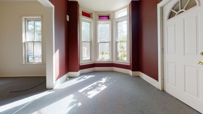 Photo - 701 6th St SE Unit #1 (lower)
