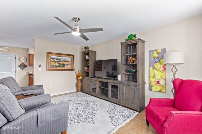 10831 W Tropicana Cir