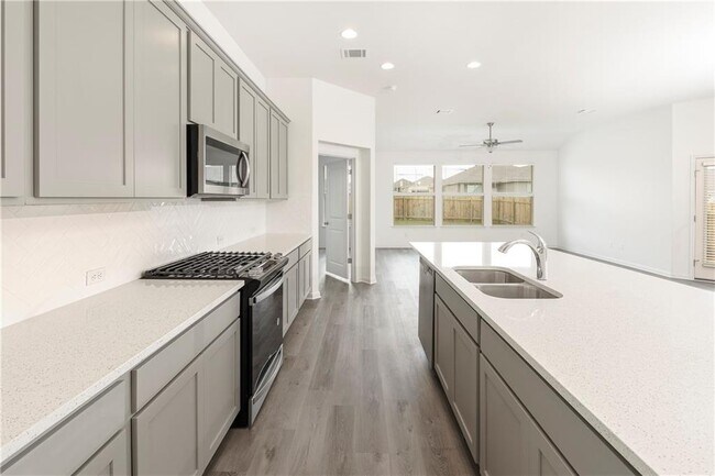Photo - 220 Tanda Ln