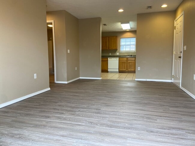 Photo - Condominium in Academy Commons Unidad D