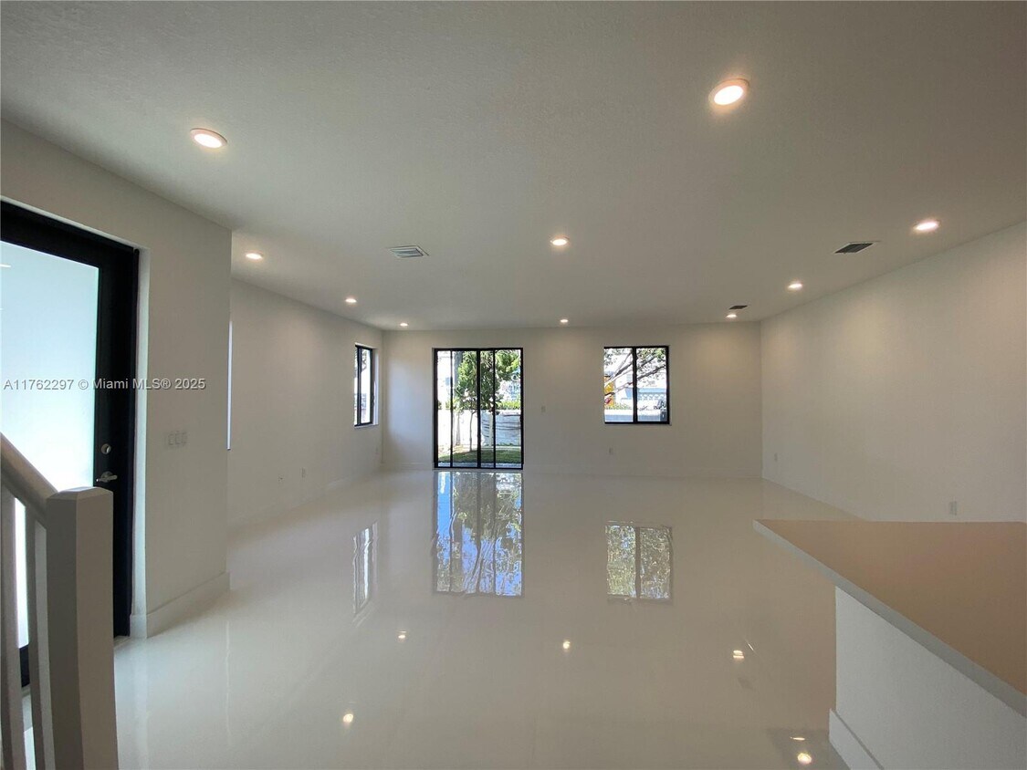 Photo - 2434 SW 145th Pl (Miami, FL)