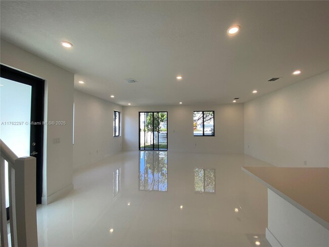 Photo - 2434 SW 145th Pl Casa Adosada